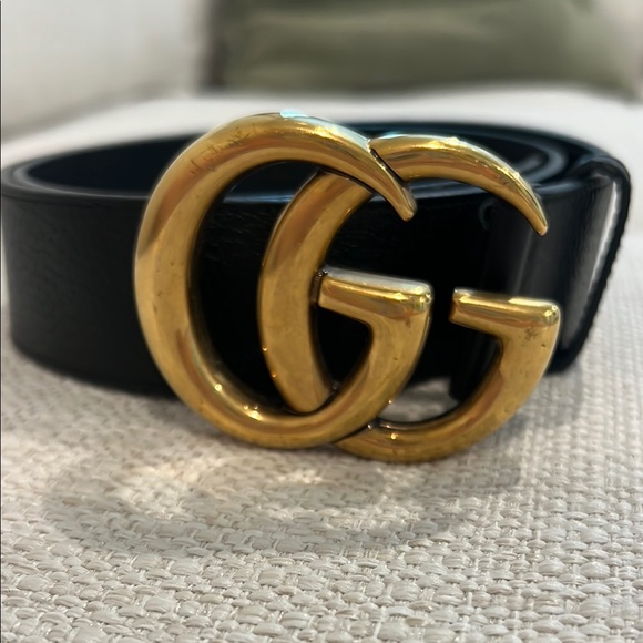 Gucci Black and Gold Leather Belt with Iconic GG Buckle - Picture 1 of 8